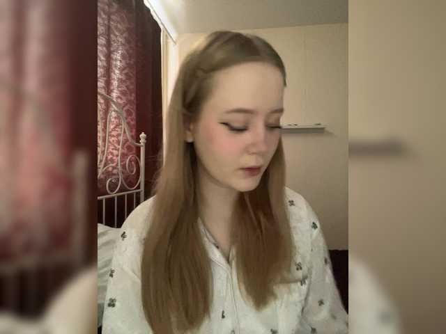 LolaMin's BongaCams show and profile