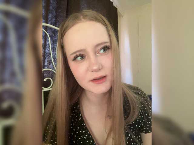 LolaMin's BongaCams show and profile