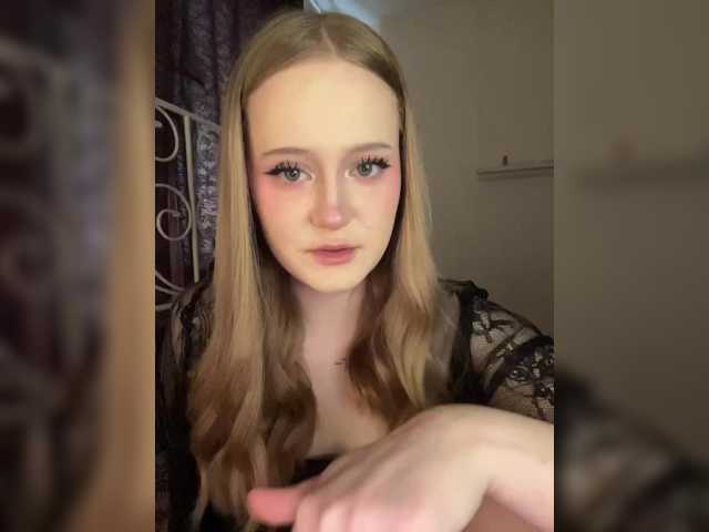 LolaMin's BongaCams show and profile