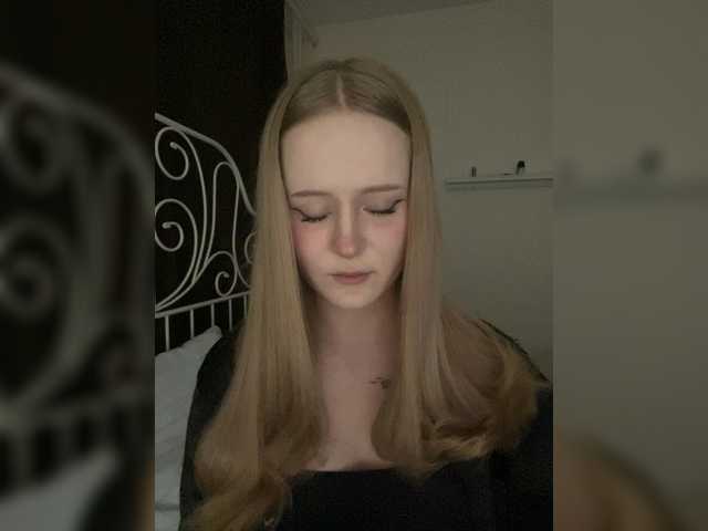 LolaMin's BongaCams show and profile