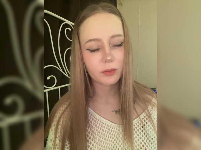 LolaMin's BongaCams show and profile