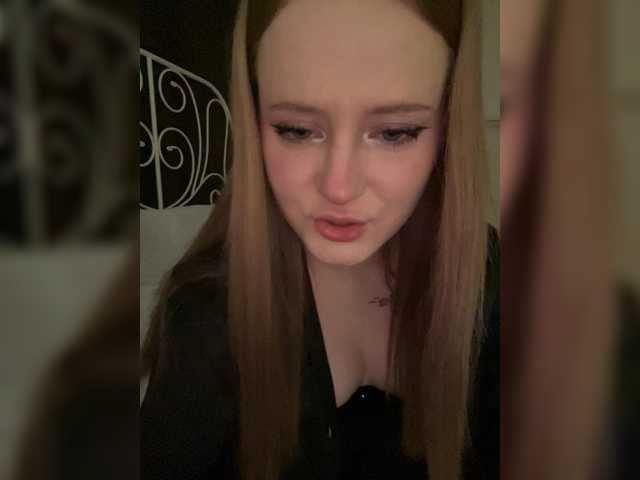 LolaMin's BongaCams show and profile