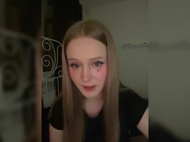 LolaMin's BongaCams show and profile