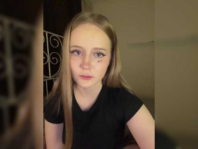 LolaMin's BongaCams show and profile