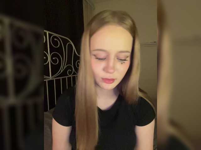 LolaMin's BongaCams show and profile