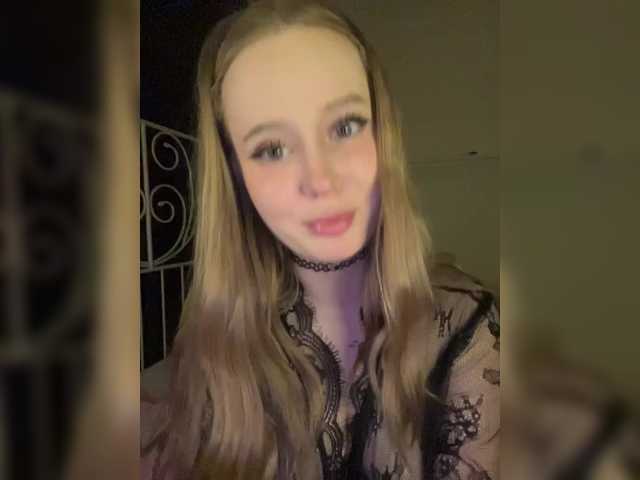 LolaMin's BongaCams show and profile