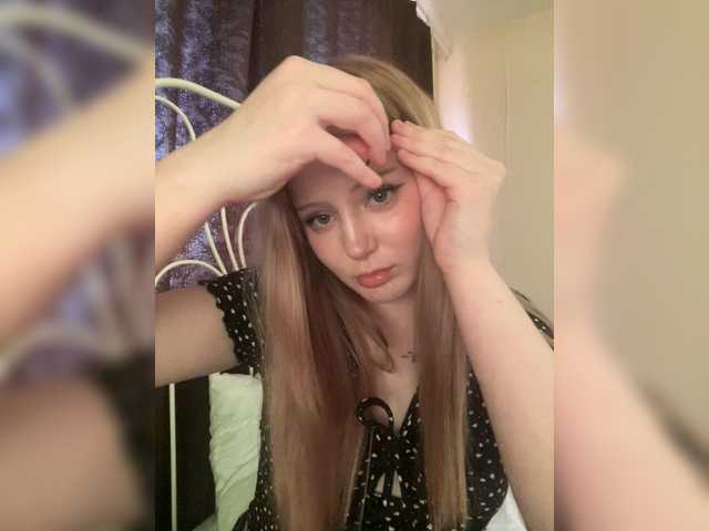 LolaMin's BongaCams show and profile