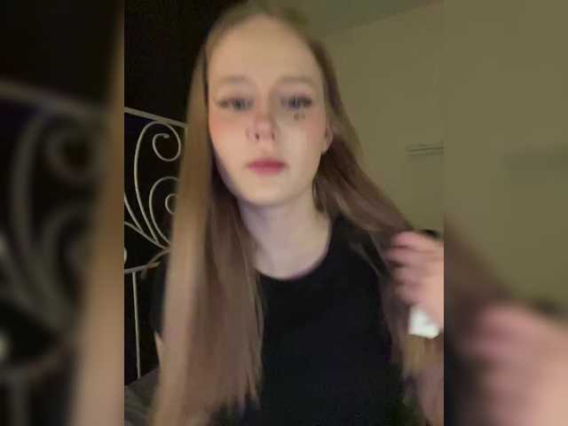 LolaMin's BongaCams show and profile