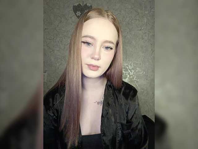 LolaMin's BongaCams show and profile