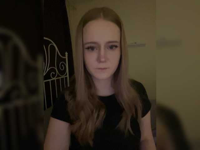 le modèle Mia_Wells est en webcam porno dans un show sur le site bongacams, il possède les tags suivants: White/Caucasian,Blonde,Shaved