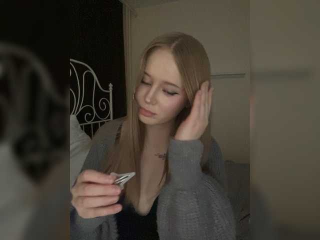 LolaMin's BongaCams show and profile