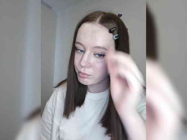 LolaMin webcam