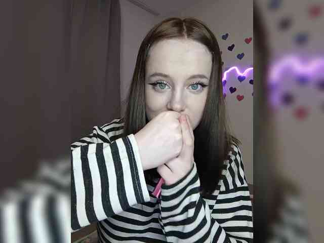 LolaMin webcam