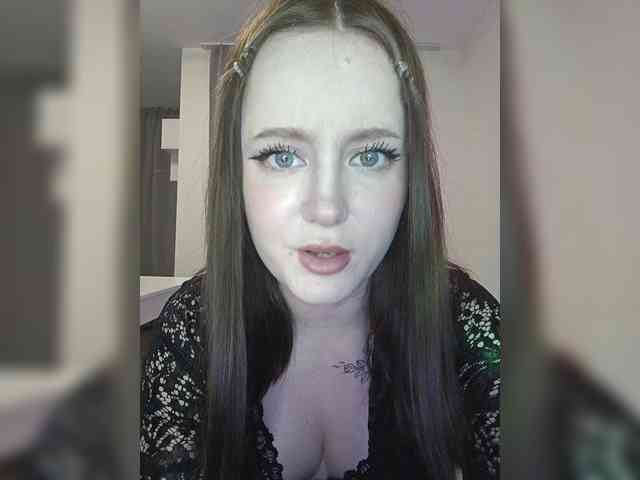 LolaMin webcam