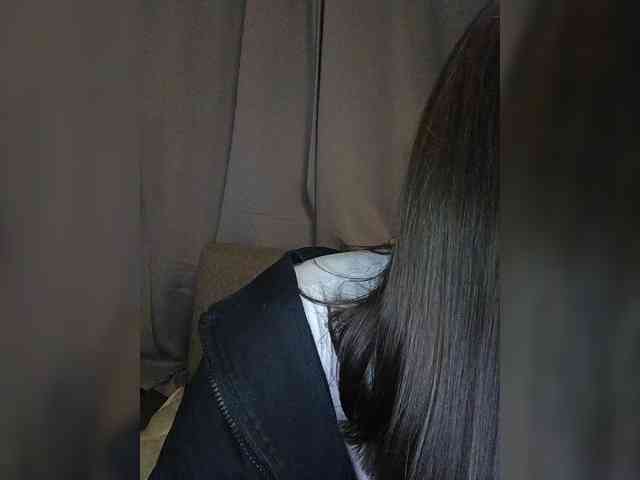 LolaMin webcam