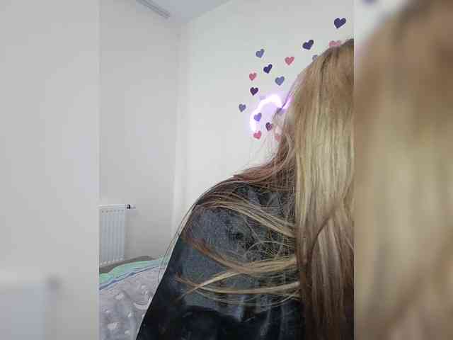 LolaMin webcam