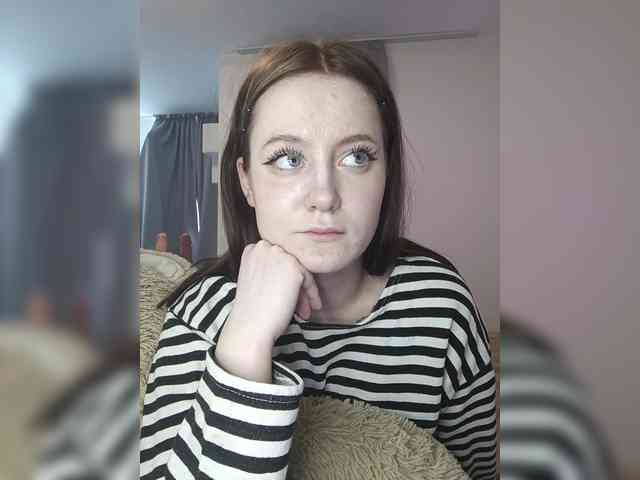 LolaMin webcam