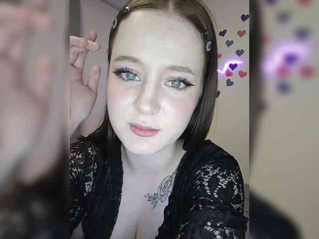 LolaMin webcam