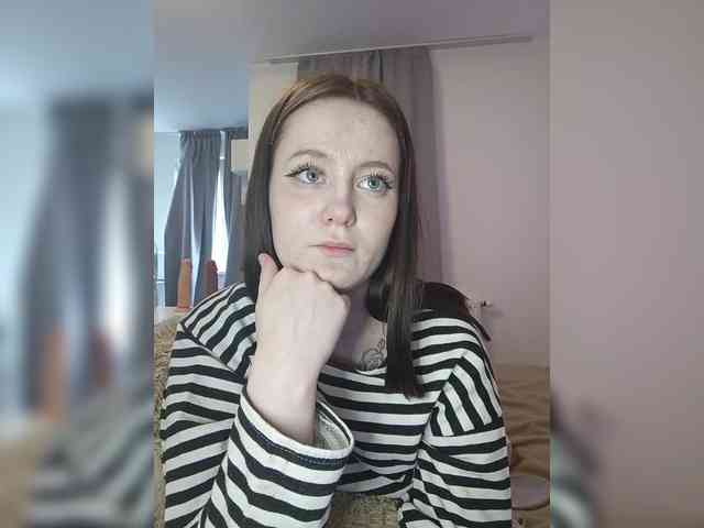 LolaMin webcam