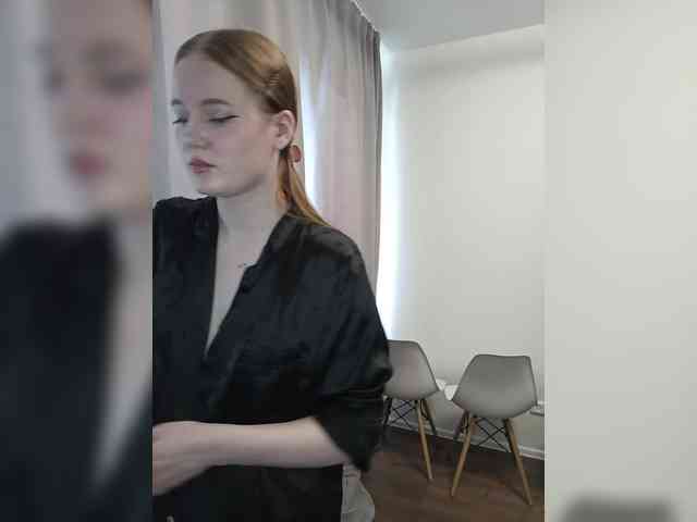 LolaMin webcam