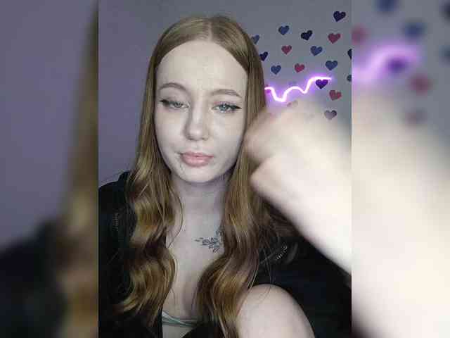 LolaMin webcam