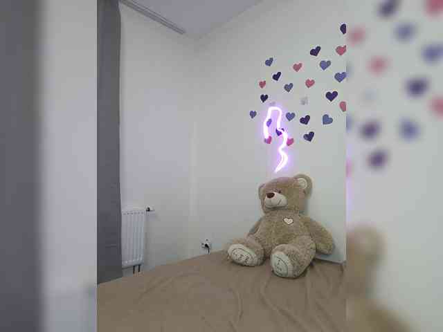 LolaMin webcam