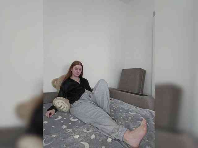 LolaMin webcam