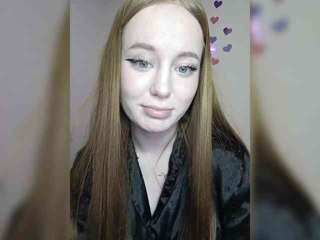LolaMin webcam