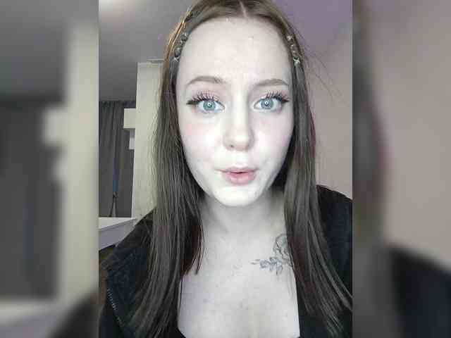 LolaMin webcam