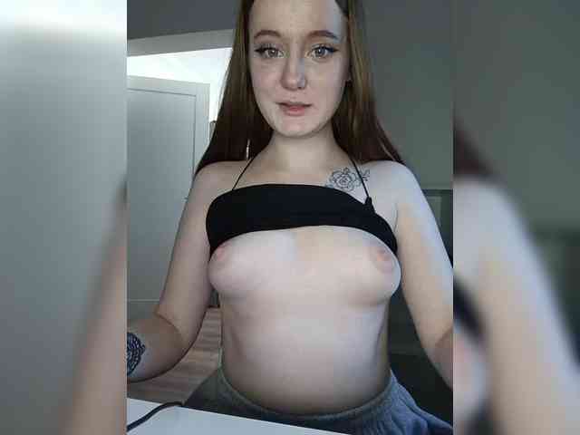 LolaMin webcam