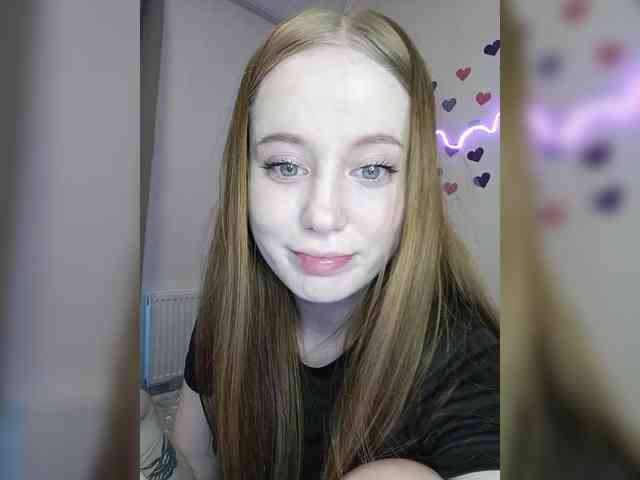 LolaMin webcam