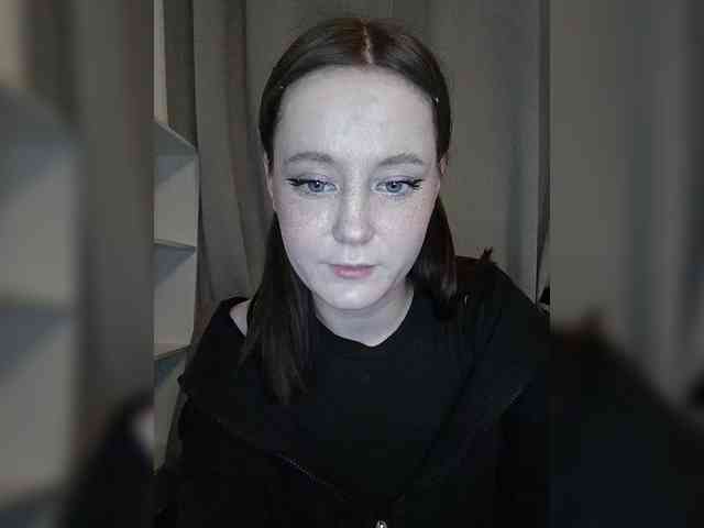 LolaMin webcam