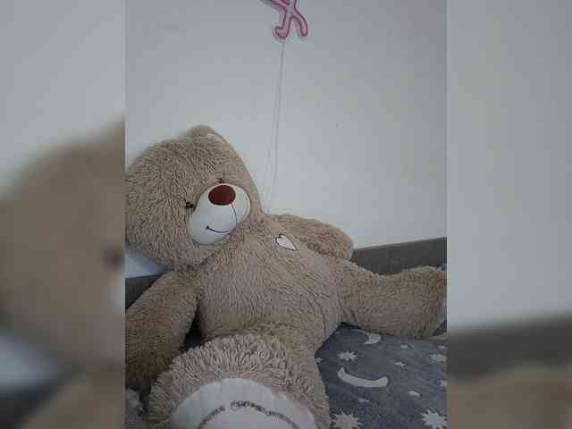 LolaMin webcam