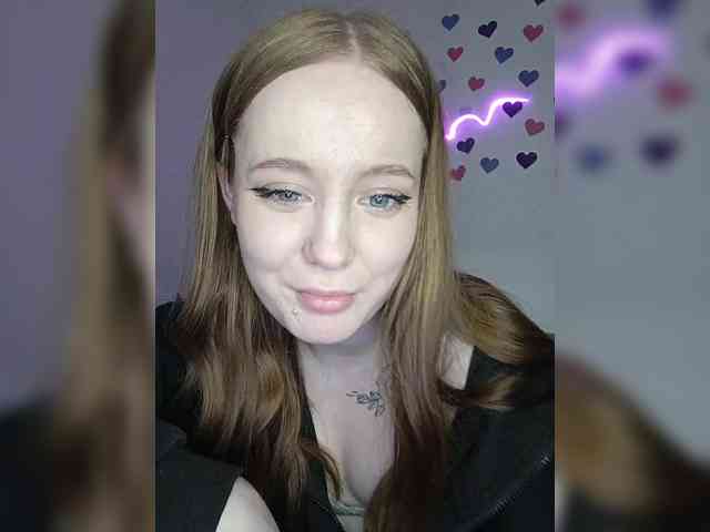 LolaMin webcam