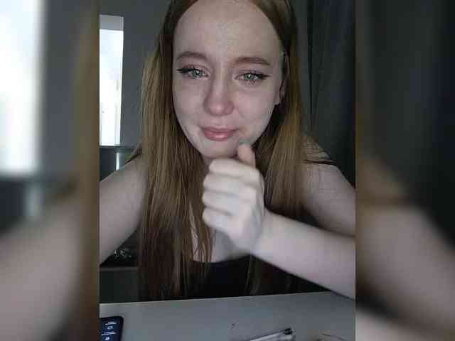 LolaMin webcam