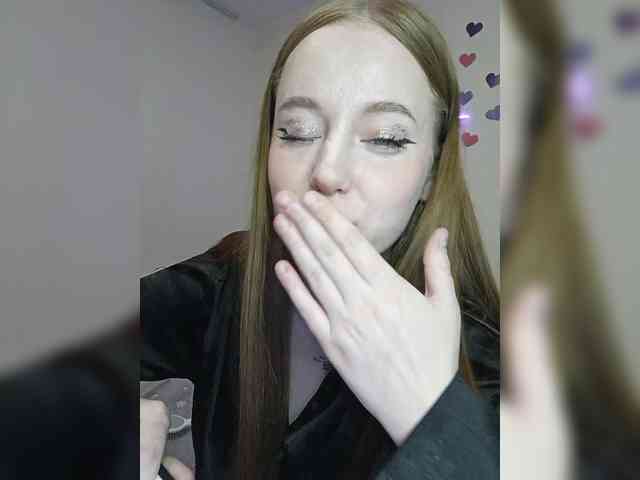 LolaMin webcam