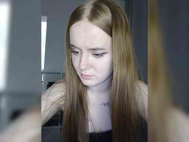 LolaMin webcam