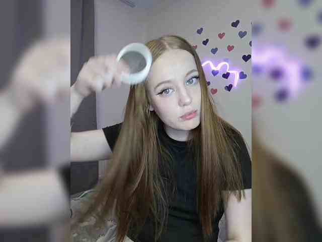 LolaMin webcam