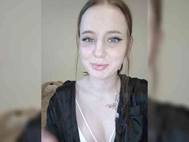 LolaMin webcam