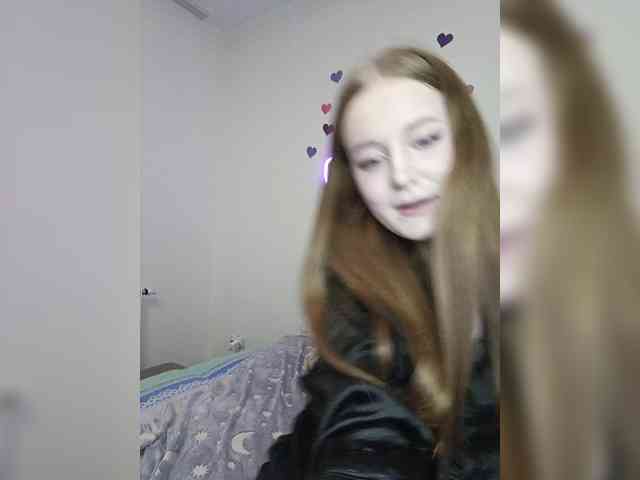 LolaMin webcam