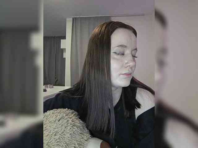LolaMin webcam