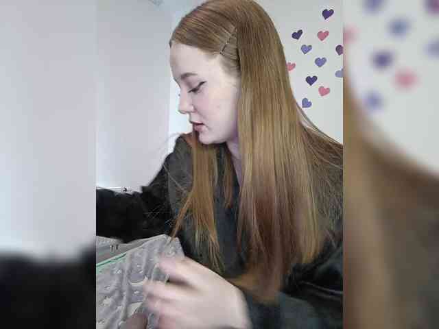 LolaMin webcam