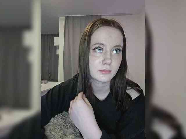 LolaMin webcam
