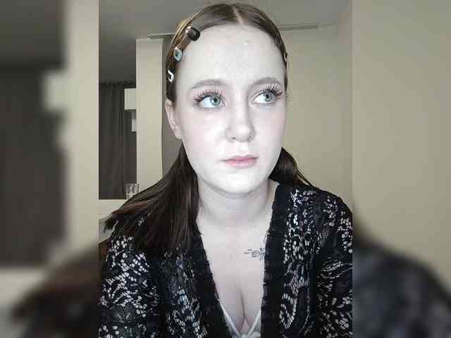 LolaMin webcam