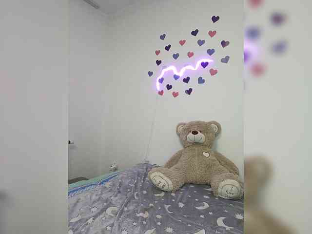 LolaMin webcam