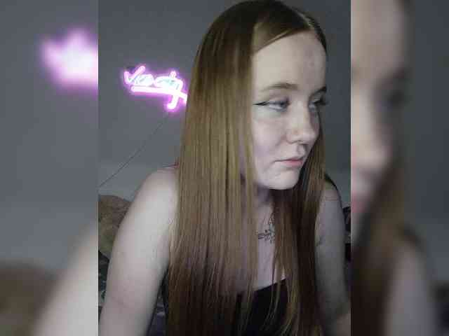 LolaMin webcam