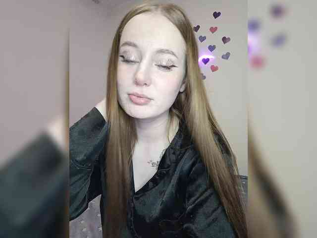 LolaMin webcam