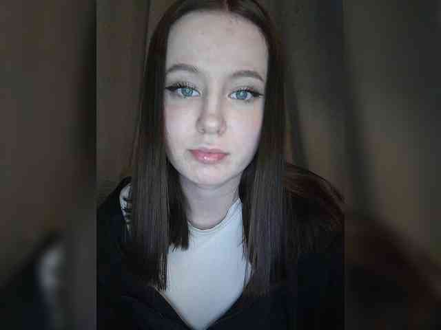 LolaMin webcam