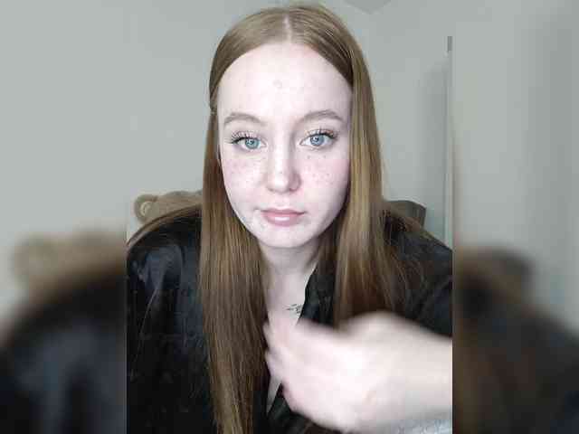 LolaMin webcam
