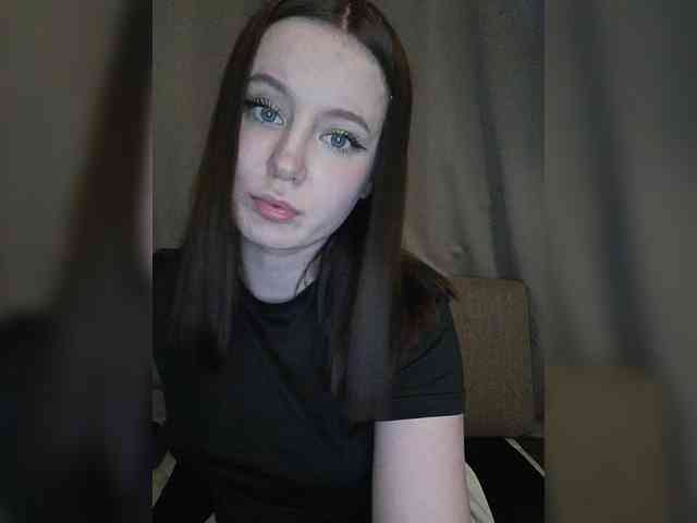 LolaMin webcam